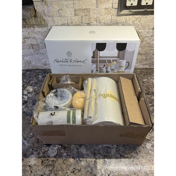 Hearth and Hand With Magnolia Wooden Lemonade 13 Piece Play Set New In Box. - Picture 8 of 9